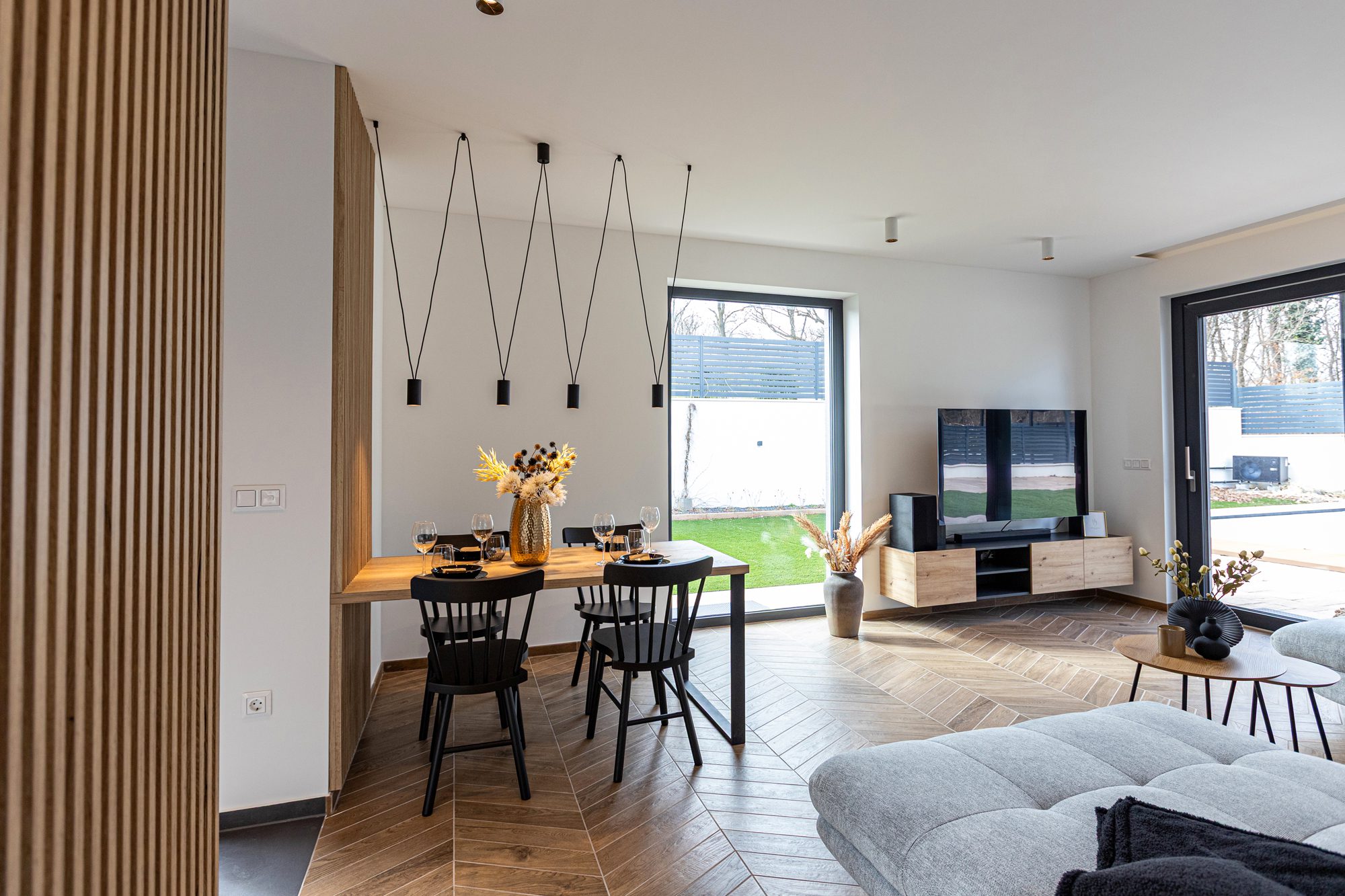 Villa Porta Verde I spacious open-plan dining and living area